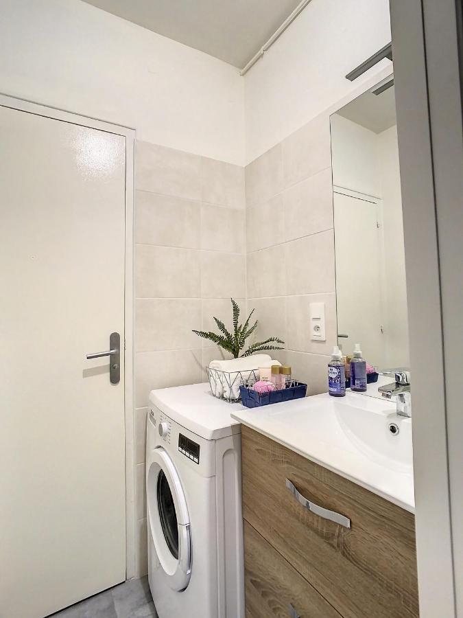 Joli Studio Meuble Tout Equipe Hyper Centre Wifi Apartment ทรัวส์ ภายนอก รูปภาพ
