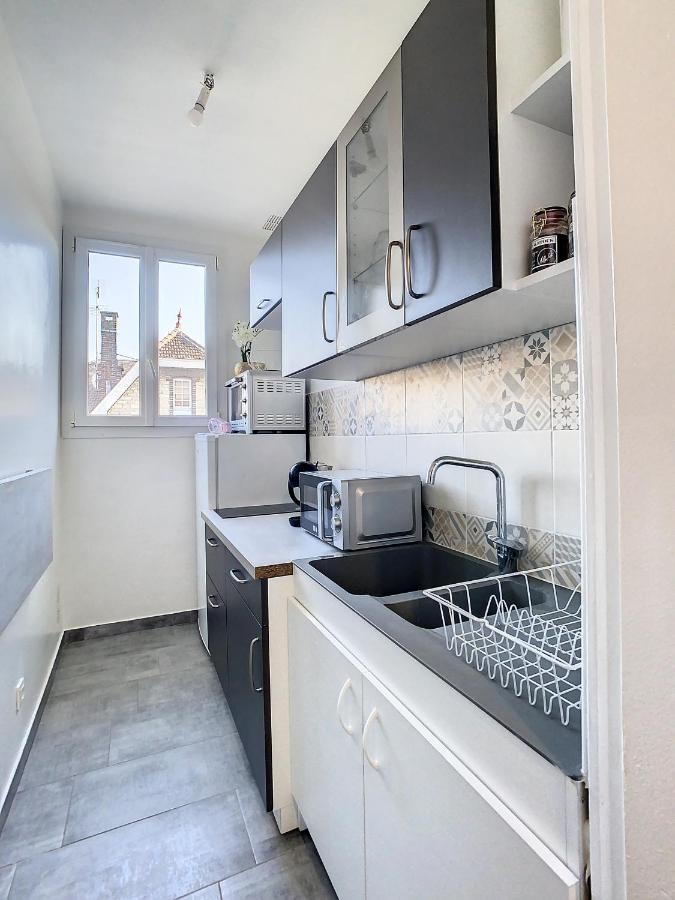 Joli Studio Meuble Tout Equipe Hyper Centre Wifi Apartment ทรัวส์ ภายนอก รูปภาพ