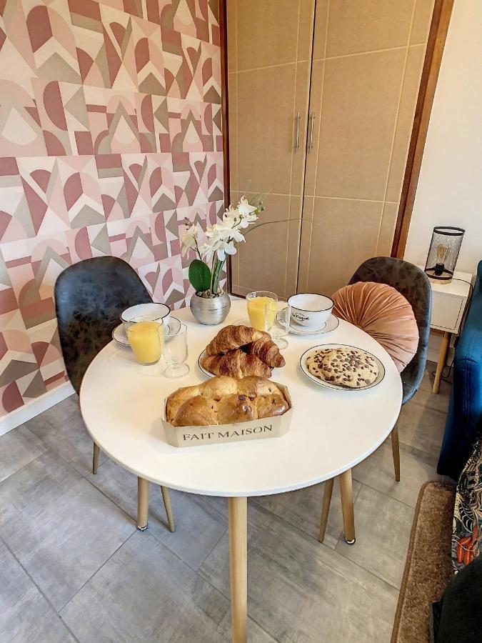 Joli Studio Meuble Tout Equipe Hyper Centre Wifi Apartment ทรัวส์ ภายนอก รูปภาพ