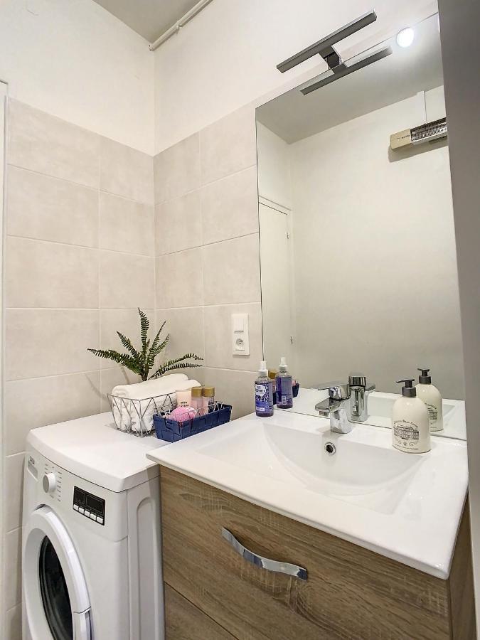 Joli Studio Meuble Tout Equipe Hyper Centre Wifi Apartment ทรัวส์ ภายนอก รูปภาพ