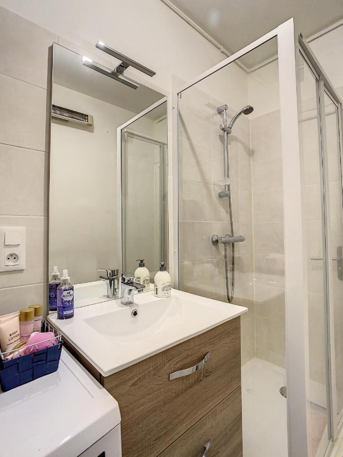 Joli Studio Meuble Tout Equipe Hyper Centre Wifi Apartment ทรัวส์ ภายนอก รูปภาพ