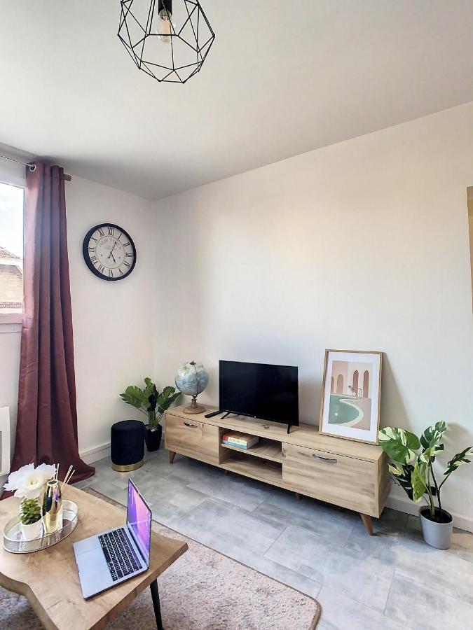 Joli Studio Meuble Tout Equipe Hyper Centre Wifi Apartment ทรัวส์ ภายนอก รูปภาพ